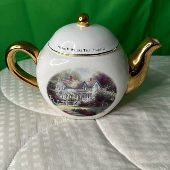 Thomas Kinkade Teapot,
"Home is Where the Heart Is",
Teleflora Tea Pot - Picture 7 of 13
